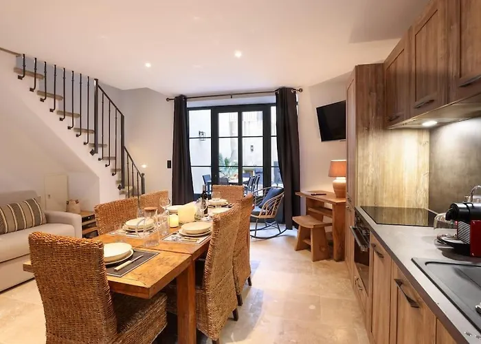 Longue Vie A La Reine - Piscine - Chateau Villa Carcassone